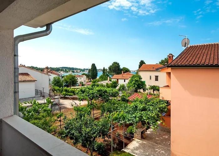 Apartman Near Beach Pelagic Sea View