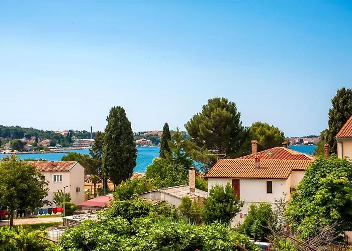 Apartman Near Beach Pelagic Sea View
