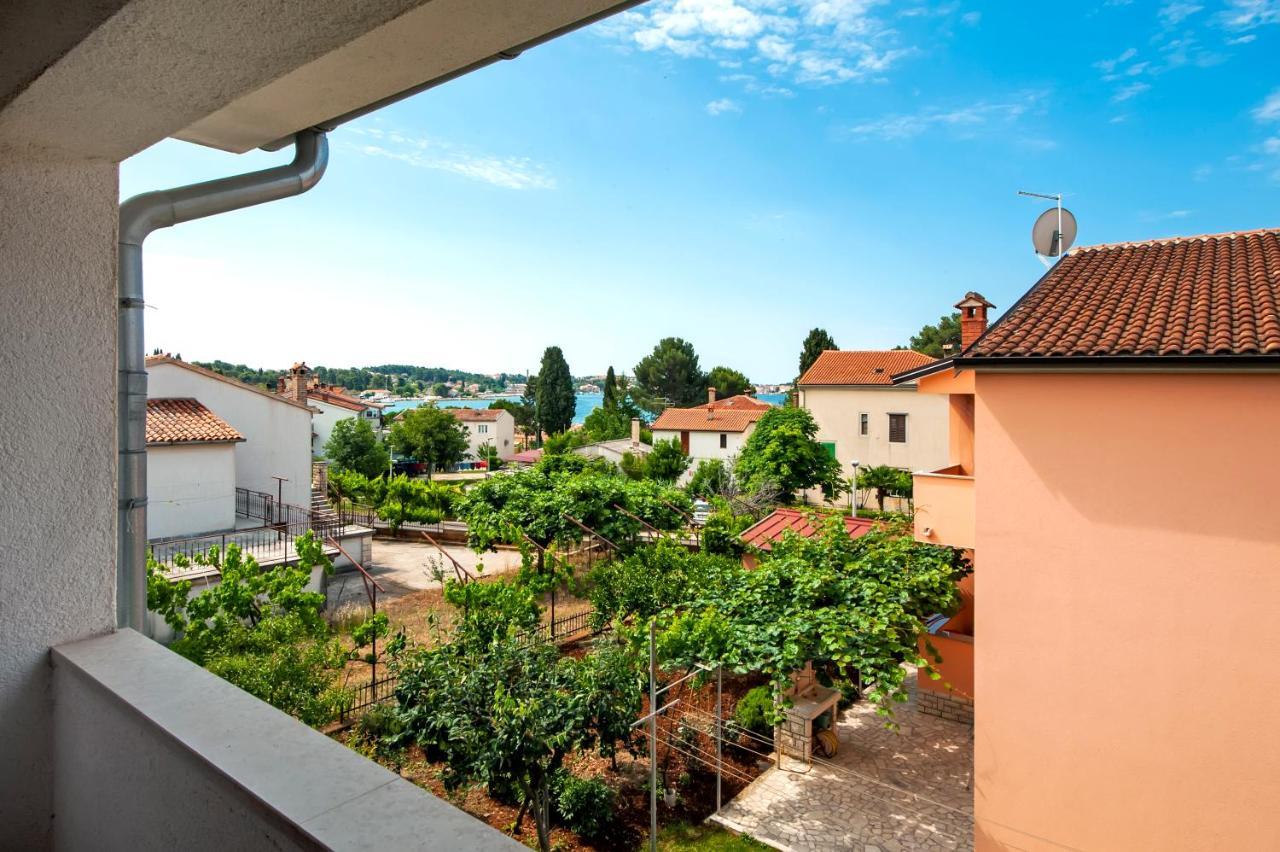 Apartma Near Pelagic Sea View *